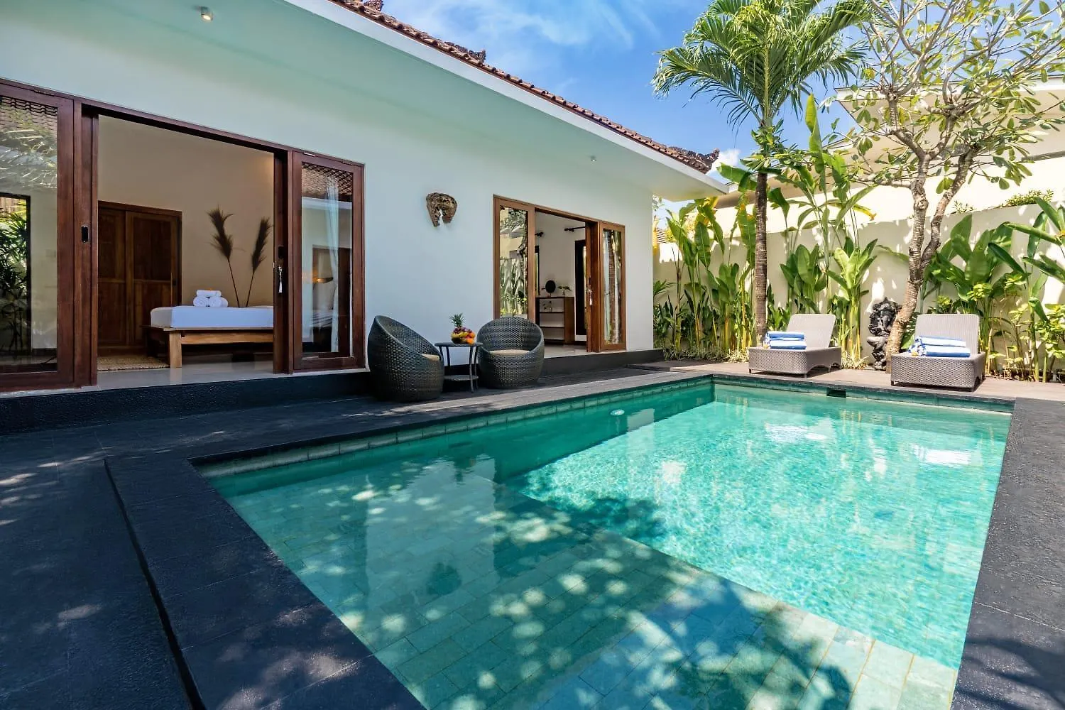 Plush And Cosy 3Bd Villa In Central Seminyak With Private Pool
